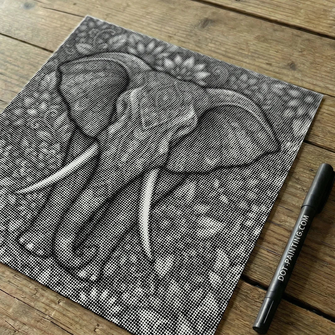 Pittura floreale a pois con elefante