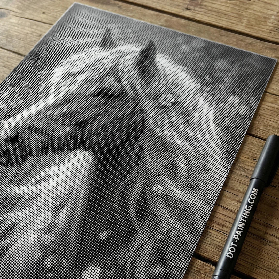 Cavallo con pittura a punti di fiori