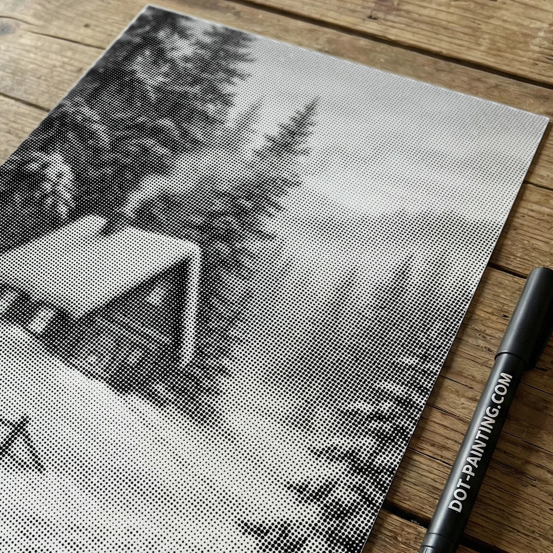 Casa accogliente nella pittura a pois di neve