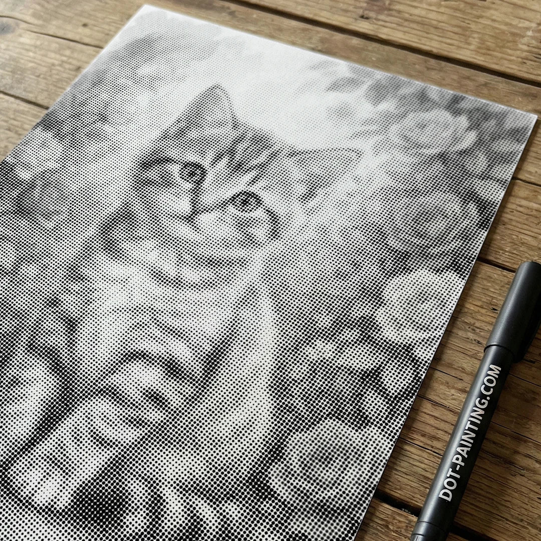 Gatto con pittura a punti di fiori