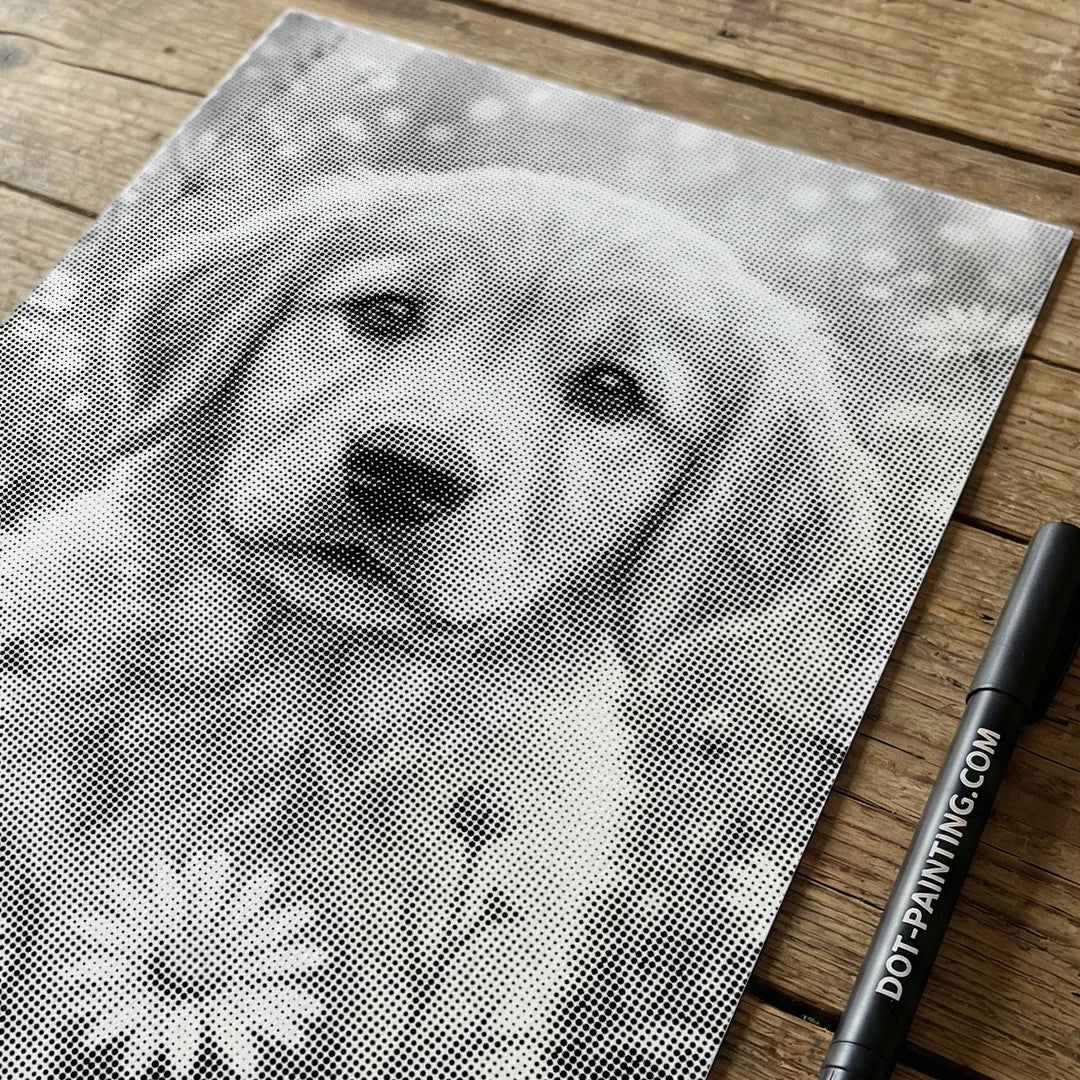 Cucciolo con la pittura a punti di fiori