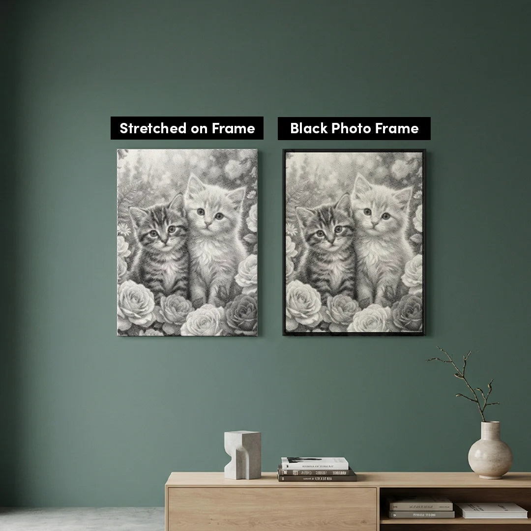 2 gattini con fiori dipinti a punti